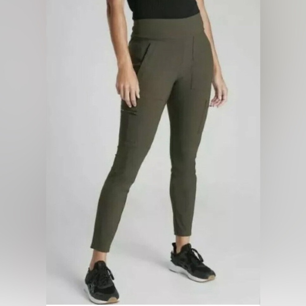 Athleta Headlands Hybrid Cargo Green Pants